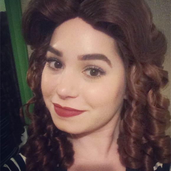 Princess Belle Disney wig - Picture 8 of 9